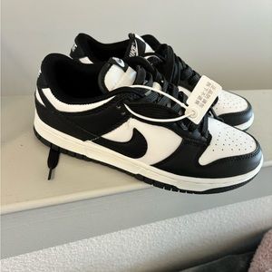 Nike panda dunks